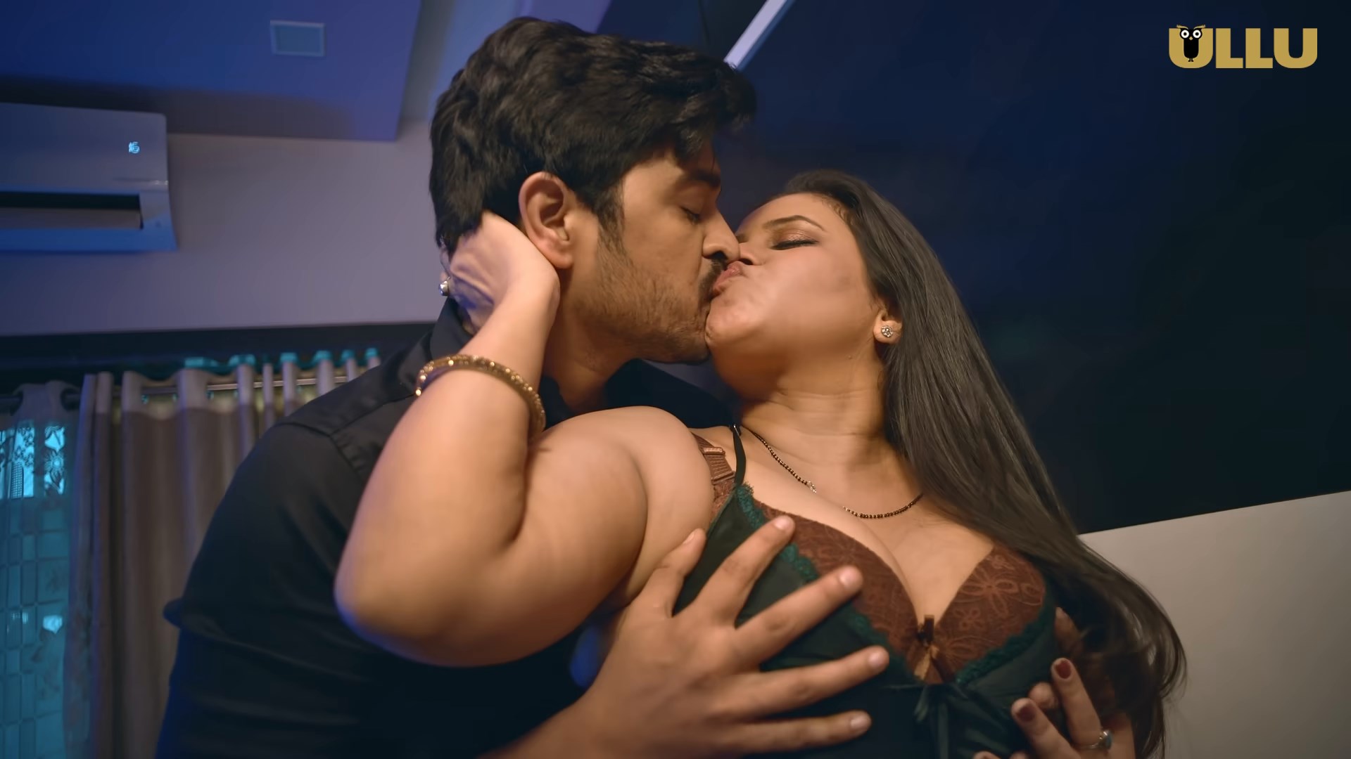 Desi Kisse – Na Umra Ki Seema Ho – S01E05 2024 Hindi Hot Web Series Ullu