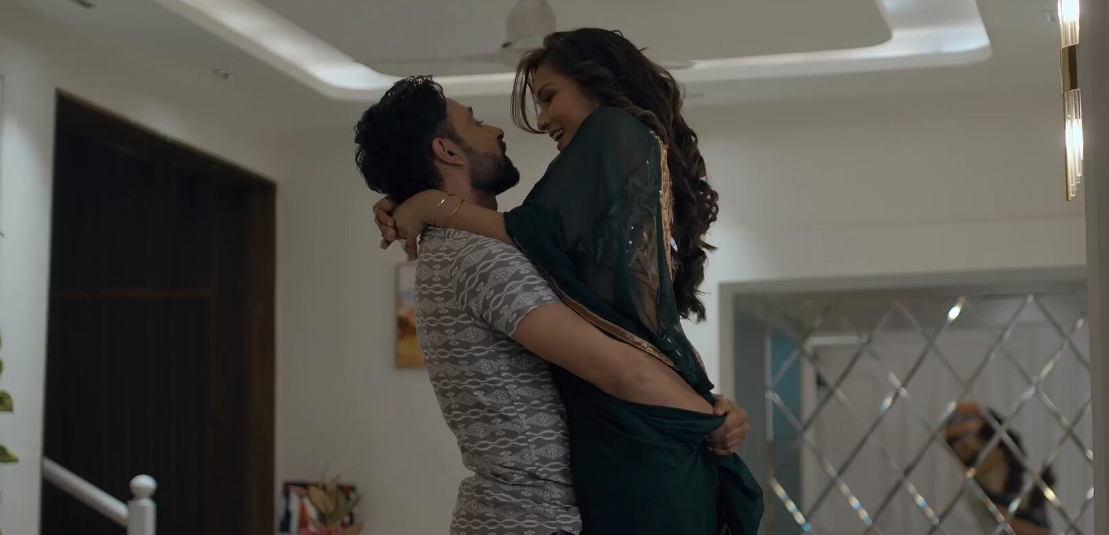 Nau Do Gyarah Part 1 – S01E03 – Hindi Uncut Hot 2024 Web Series – Ullu App